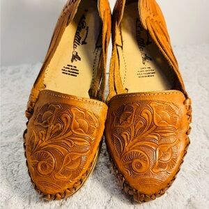 Hand-Tooled Leather Women’s Slip-On huaraches in Cognac
